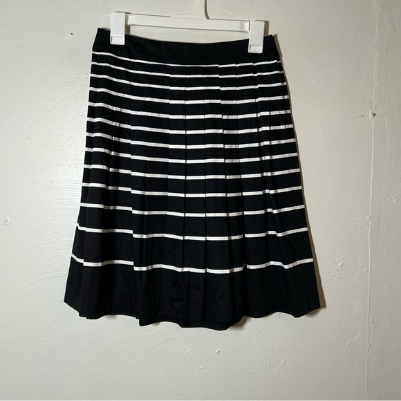 Talbots Petites Black/White Striped Pleated Skirt Petite - Picture 2 of 6